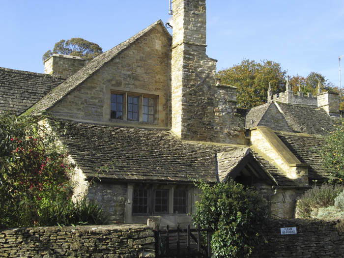 A tour of No. 8 The Square holiday cottage, Cotswolds5